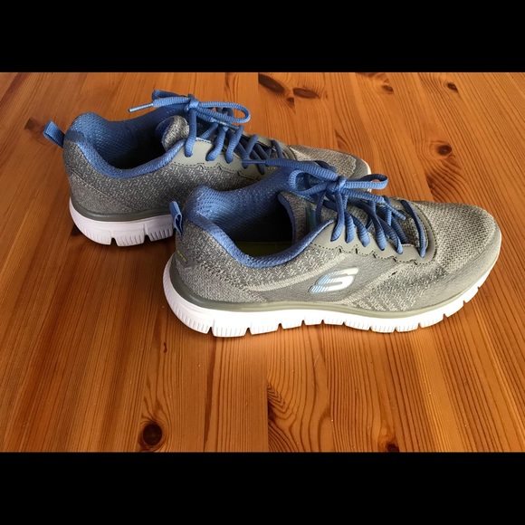 sketchers sketch knit